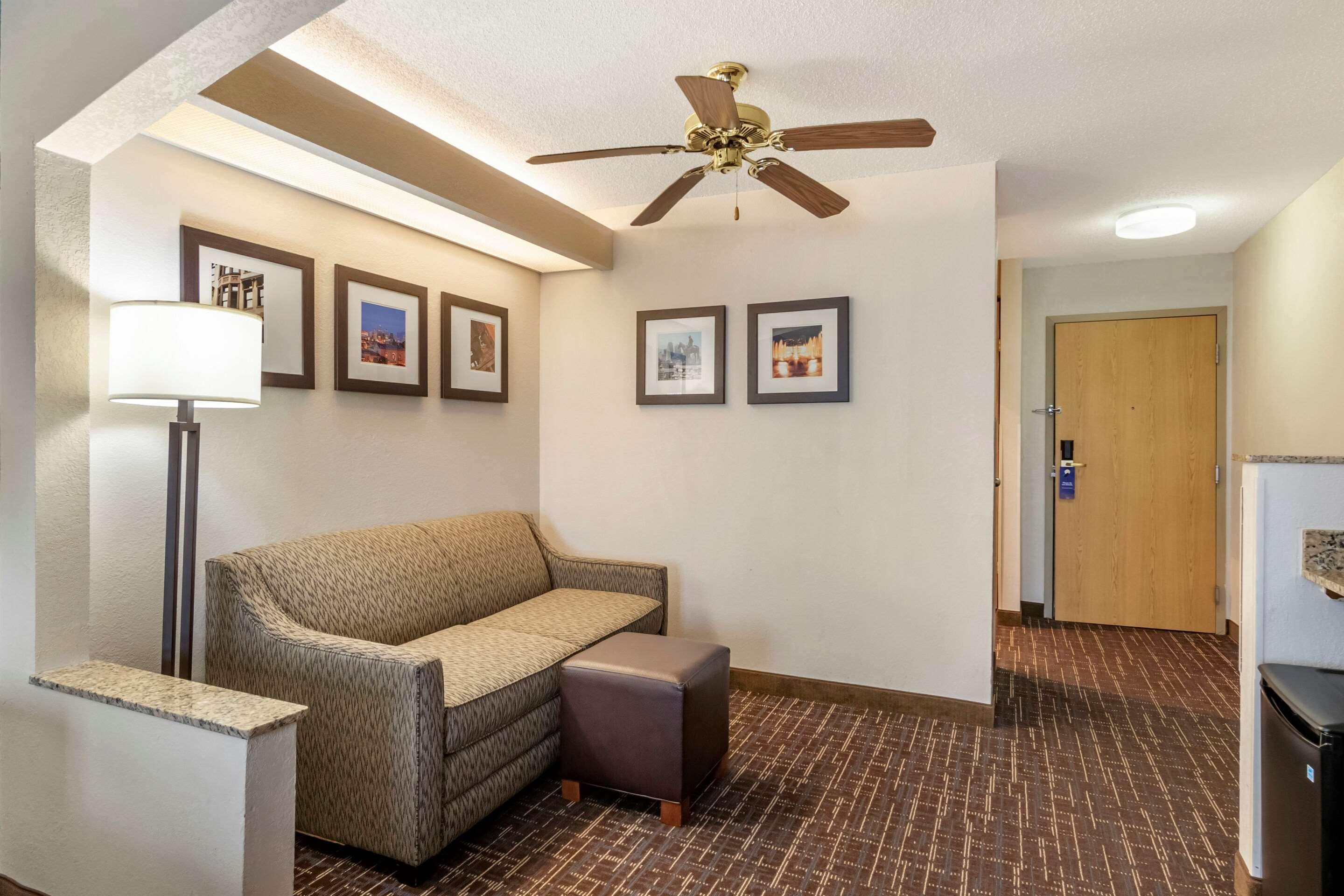 Comfort Inn & Suites Lees Summit - Kansas City Lee's Summit Εξωτερικό φωτογραφία